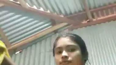 Village girl after bath asking sorry in nude MMS