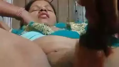 Bhabhi with sex toy fucking her wet black pussy
