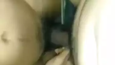 Guy tempts a chubby girl and fucks her in a Bangla sex video