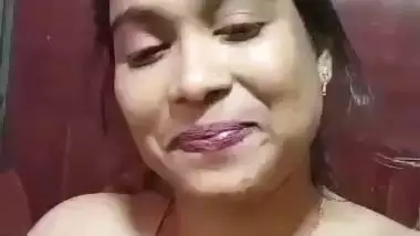 Married bhabhi video making of nude body showing