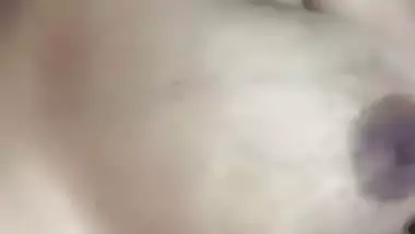 Girlfriend rubbing pussy xxx and fingering video making